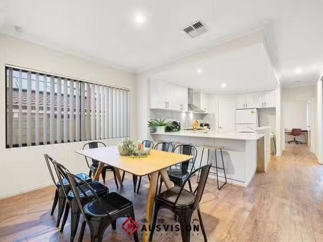 Deal! 30A Kingston Place, Kardinya, WA 6163