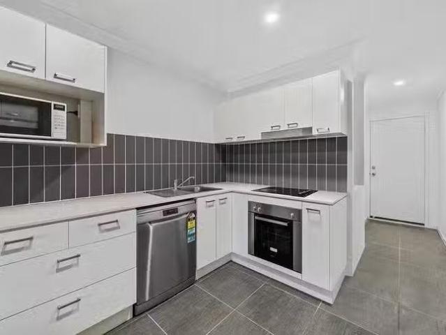 Cheap 3/10 12 Bishop Street, Eagleby, QLD 4207