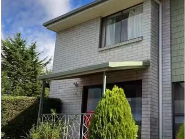 Charming 31/1 Davey Place, SOUTH HOBART Townhouse for rent Li.