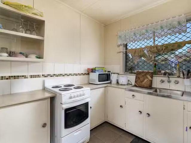 Cheap 3/11 Leichhardt Street, Centenary Heights, QLD 4350