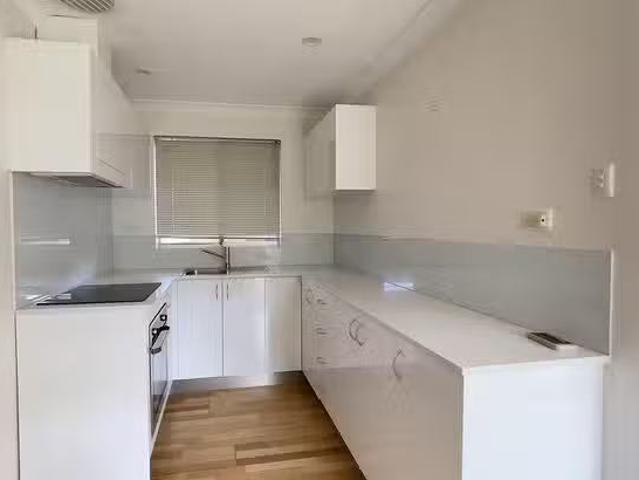 Deal! 3/11 Point Walter Road, Bicton, WA 6157