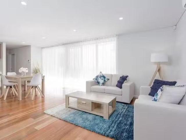 Just in! 3/125 Fairway, Crawley, WA 6009