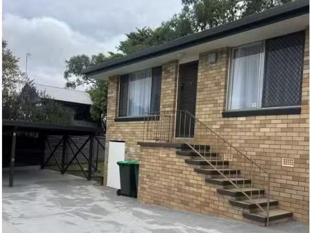 For Rent! 3/12 College Avenue, ARMIDALE Apartment for rent Li.