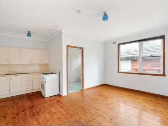 Nice 3/137 Gipps Road, Keiraville Apartment for rent Listed b.