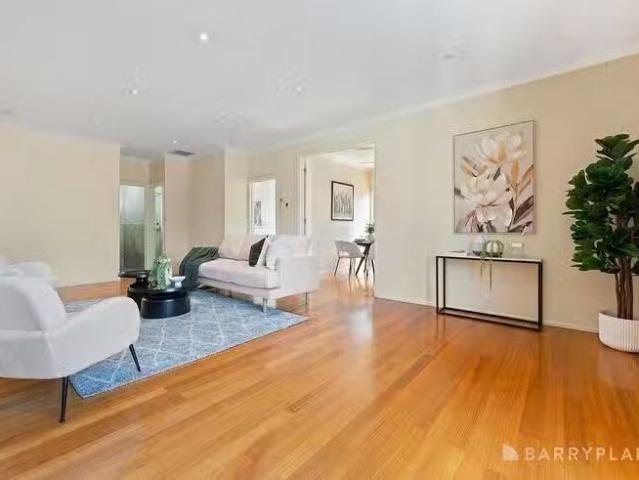New 3/14 16 Conrad Street, St Albans, VIC 3021