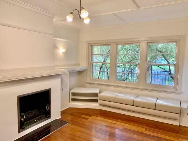 Cozy 3/189 Park Drive, Parkville VIC 3052
