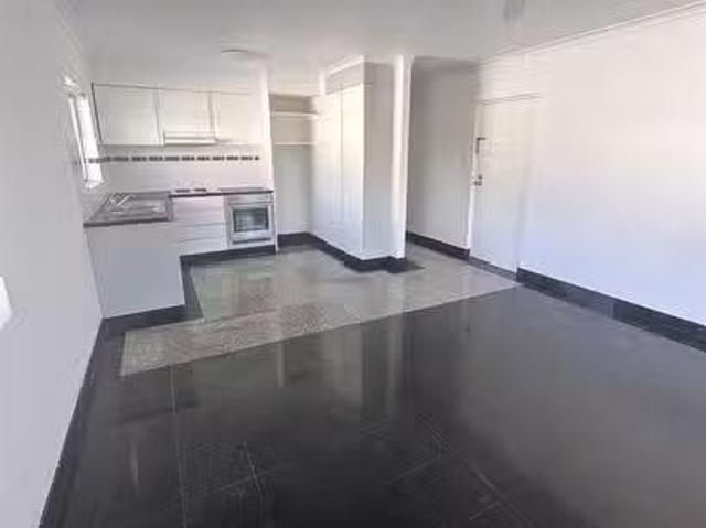 Deal! 3/18 Sunrise Boulevard, Surfers Paradise, QLD 4217