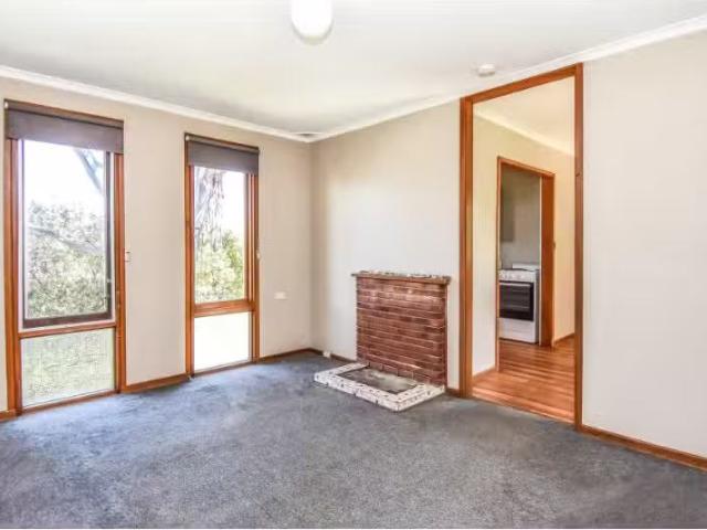 New 31 Algona Crescent, ORANGE House for rent Listed by Belle.