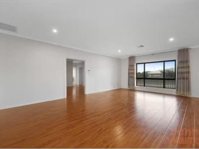 For Rent! 31 Daniel Street, Googong House for rent Listed by.