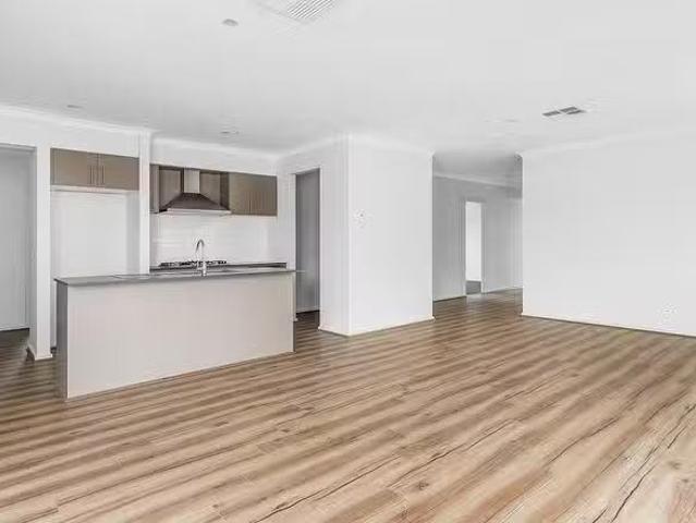 New 31 Darsham Crescent, Point Cook, VIC 3030