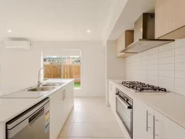 Cheap 31 Indigo Way, Kawungan, QLD 4655