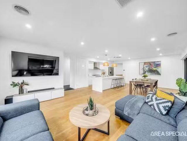 New 31 Somerset Road, Thornhill Park, VIC 3335