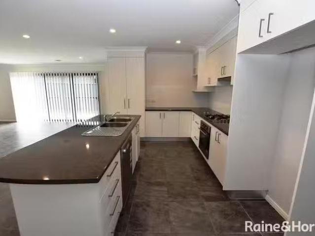 New 31 William Maker Drive, Orange, NSW 2800
