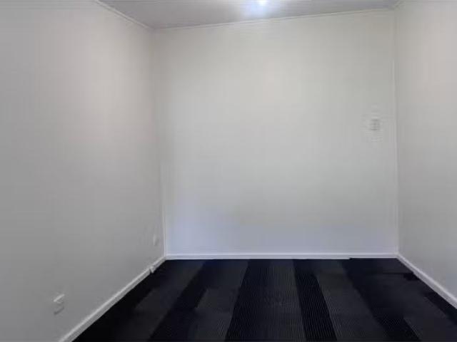 Cozy 3/21 Moate Street, Georgetown Apartment for rent Listed.