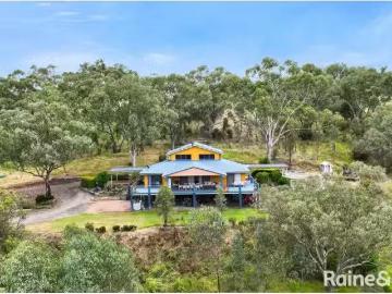 Just in! 321C Daruka Road, TAMWORTH House for rent Listed by.