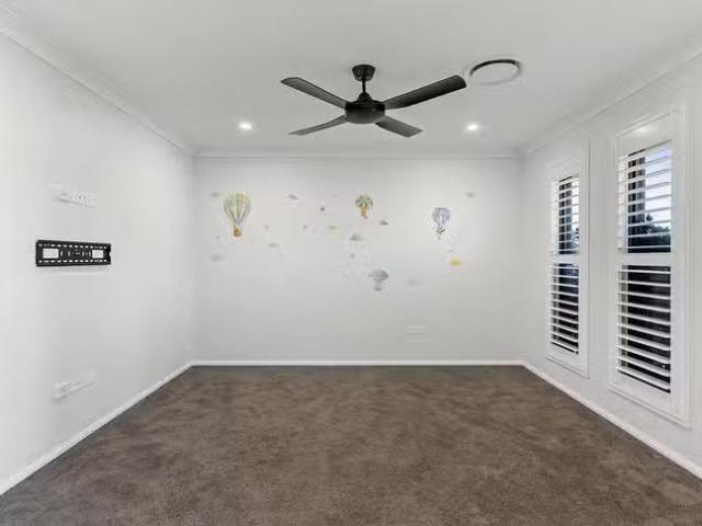 Unique 32 Mcgee Drive, Kearneys Spring, QLD 4350