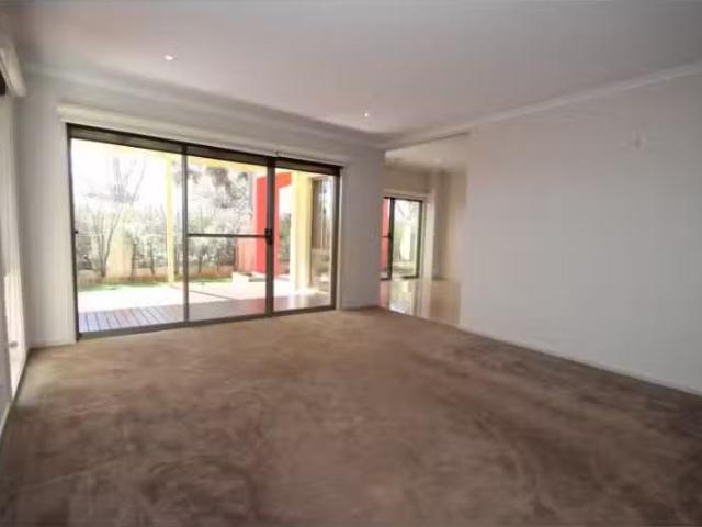 Cheap 32 Cudgewa Lane, HARRISON Townhouse for rent Listed by.