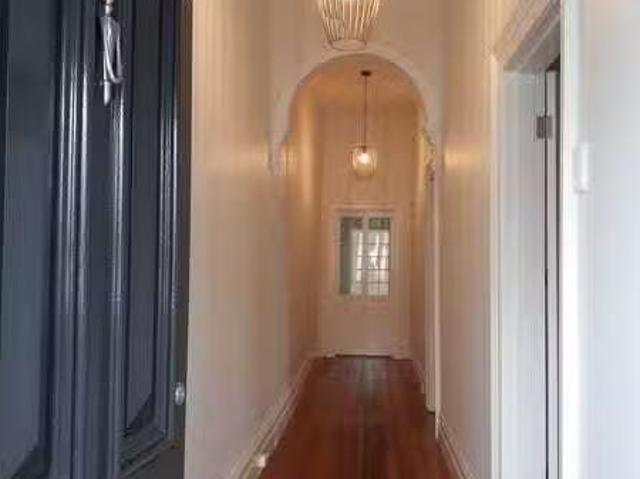 Deal! 32 Cambridge Street, Armadale VIC 3143