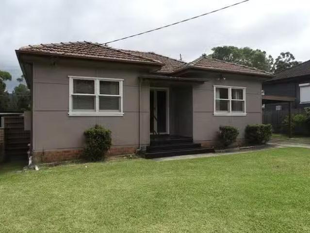Just in! 32 Duff Parade, East Corrimal, NSW 2518