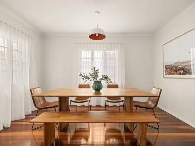 Deal! 32 Farrell Street, Ashgrove, QLD 4060