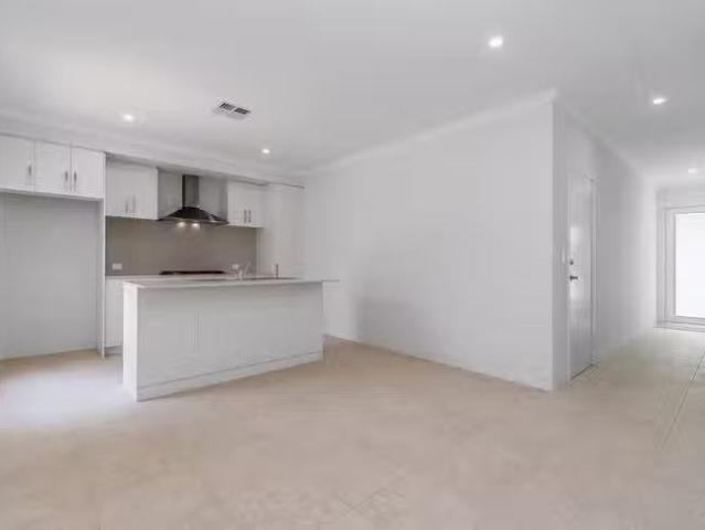 Deal! 32 Indigo Parkway, Byford, WA 6122
