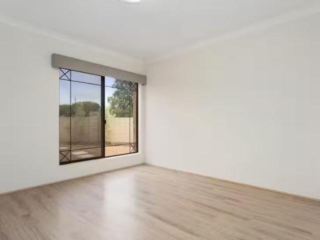 Nice 32 Rivett Way, Brentwood, WA 6153