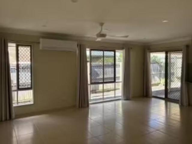 Deal! 32 Soward Court, Morayfield, QLD 4506