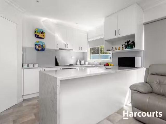 Unique 3/2 Tamar Crescent, GREENS BEACH, TAS 7270 House for.