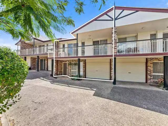Just in! 3/30 Rennie Street, Indooroopilly, QLD 4068