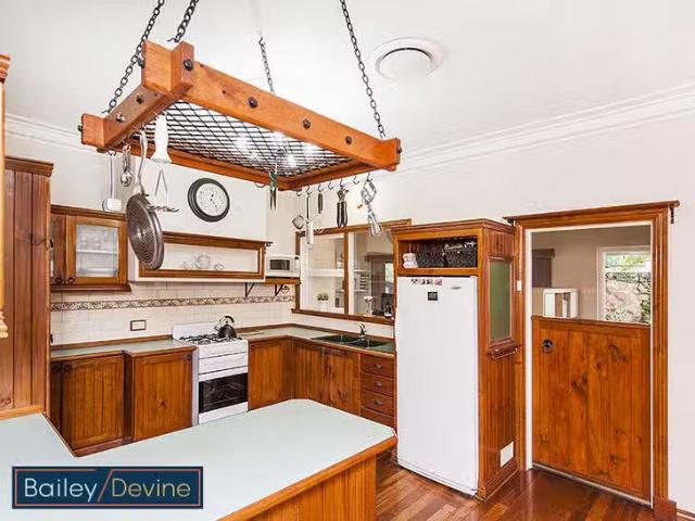 Just in! 33 Ovens Road, Thornlie, WA 6108