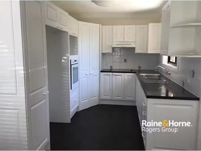 Rental! 33 Goobarabah Avenue, LAKE HAVEN House for rent Liste.