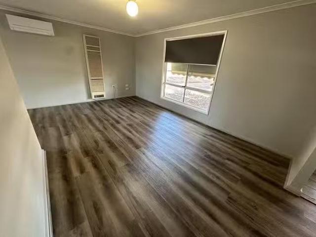 Unique 33 Quandong Street, Roxby Downs, SA 5725