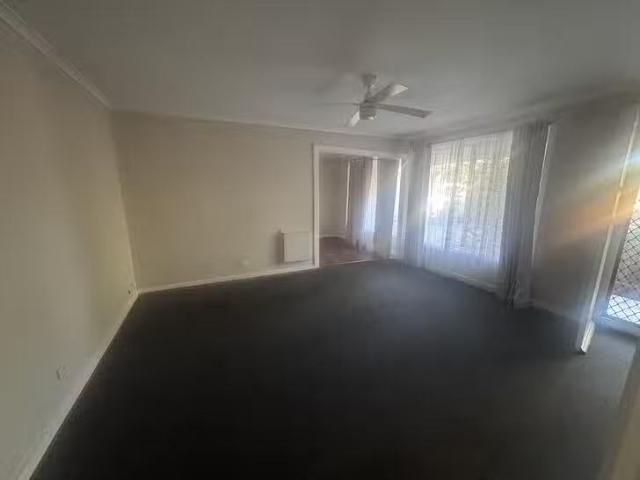 Just in! 33 Stratton Road, Elizabeth Downs, SA 5113