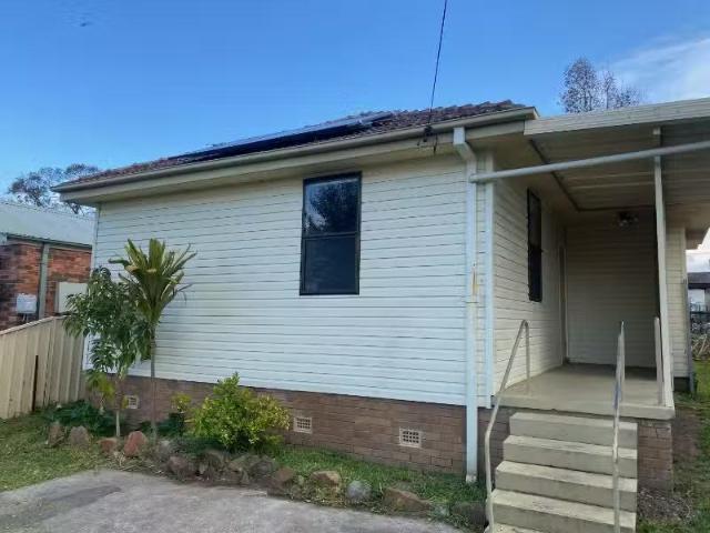 Just in! 33b Matcham Road, BUXTON House for rent Listed by Ja.