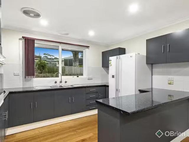 Cheap 3 Caine Court, Endeavour Hills, VIC 3802