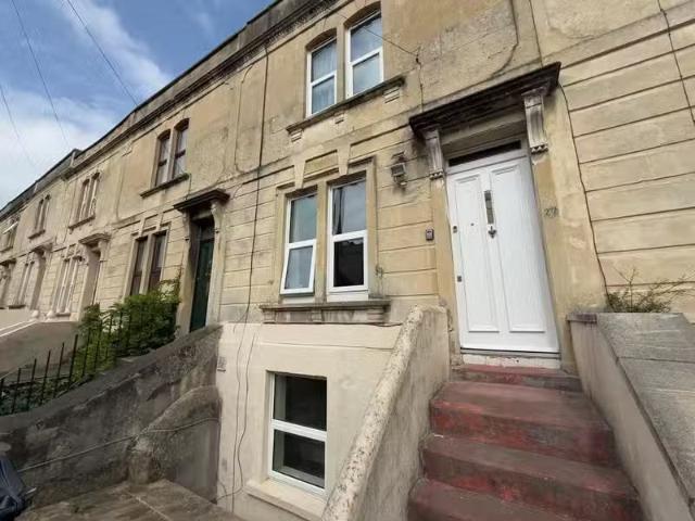 Cozy 3 BA 1 bedroom house share for rent in Stanley Road, Coth.