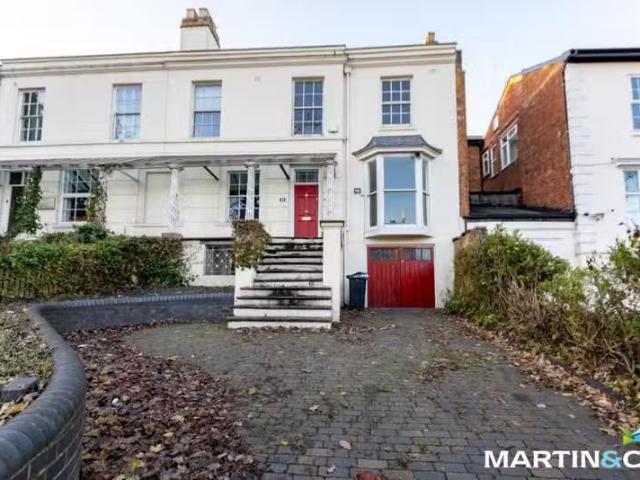 Rental! 3 BA 4 bedroom semi detached house for rent in Bristol.