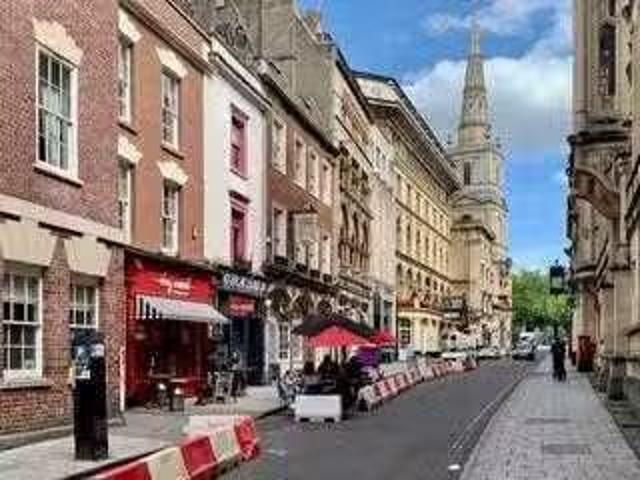 Cheap 3 BA 8 bedroom apartment for rent in Tailors Court, City.
