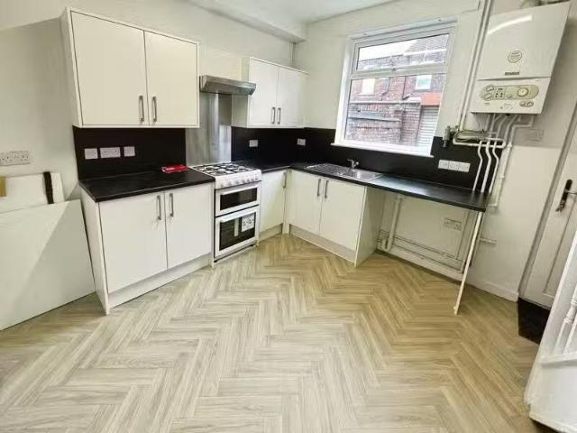 For Rent! 3 bedroom terraced house for rent in Phethean Street.