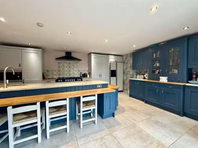 Unique 3 bedroom detached house for rent in East Stoke, Wareha.