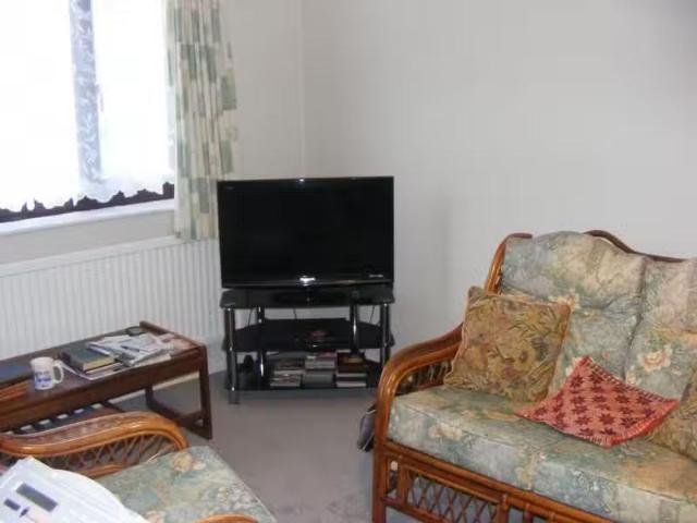 Rental! 3 bedroom end of terrace house for rent in The Teasels.