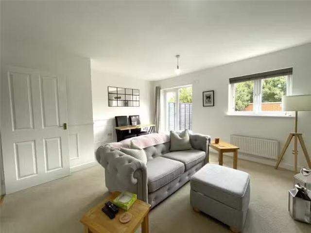Unique 3 bedroom end of terrace house for rent in Leisler Gard.