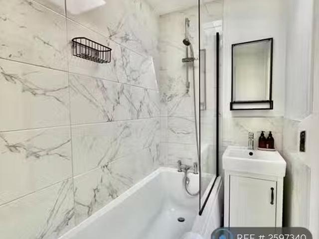 New 3 bedroom flat for rent in Queensland Road, Bournemouth, BH5