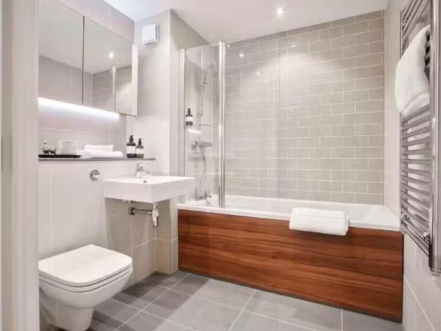 Just in! 3 bedroom flat for rent in The Helm, Holdenhurst Road.
