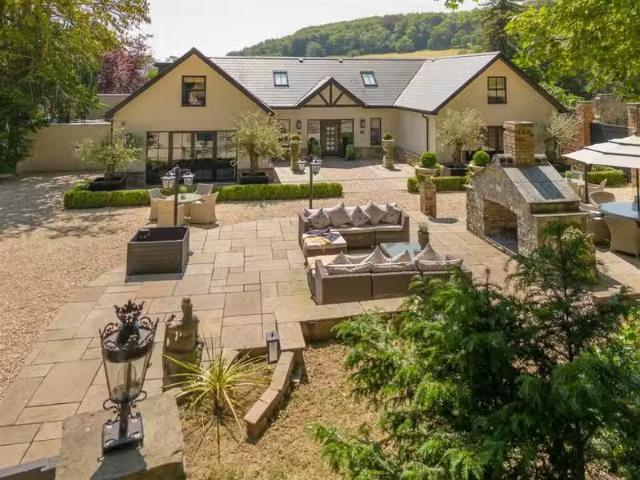 Unique 3 bedroom house for rent in The Carriages, Michaelston.