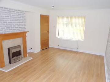 Cozy 3 bedroom house for rent in Home Farm Road, Woodchurch, C.