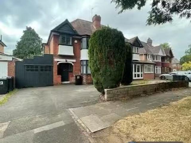 Cozy 3 bedroom semi detached house for rent in Miall Road, Bir.