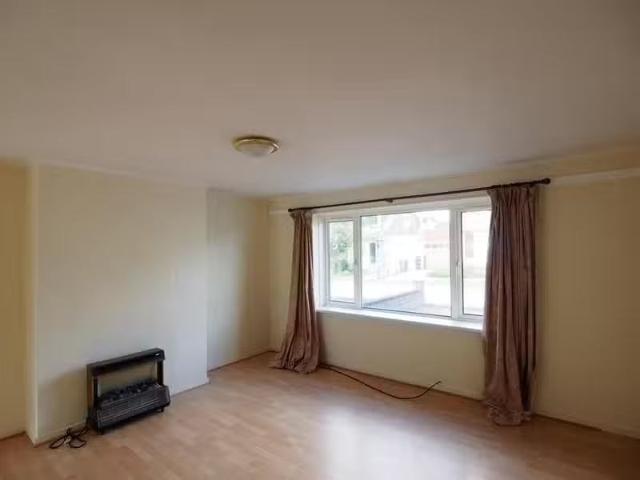 Cozy 3 bedroom semi detached house for rent in Nethermains Roa.