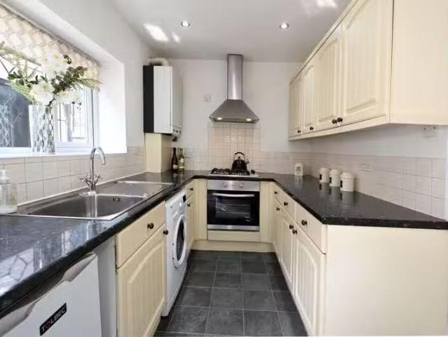 Cozy 3 bedroom semi detached house for rent in Barnt Green Roa.