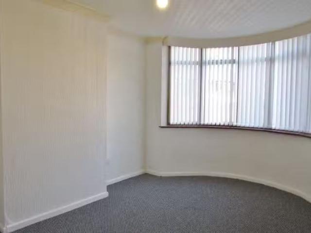 Cozy 3 bedroom semi detached house for rent in Little Pitts Cl.